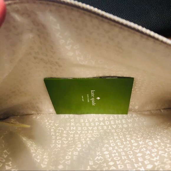 Large Kate spade zipper clutch with tassel - Picture 4 of 6